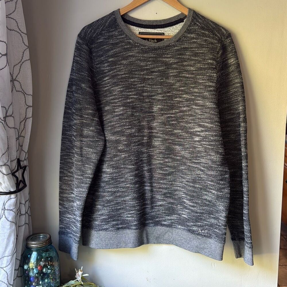 Abercrombie and Fitch men’s boucle sweatshirt size large navy blue cozy warm fal